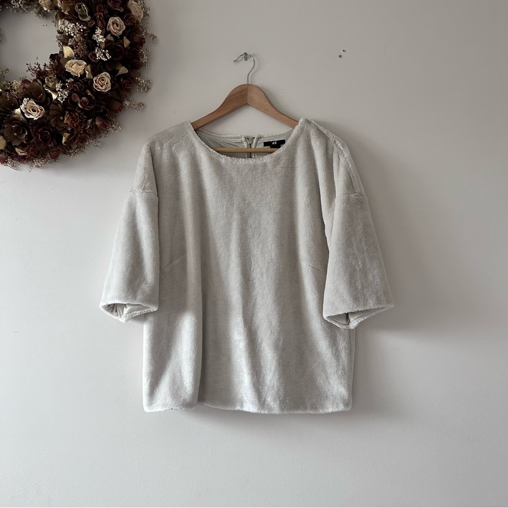 H&M | Faux Fur Short-Sleeve Crewneck Blouse